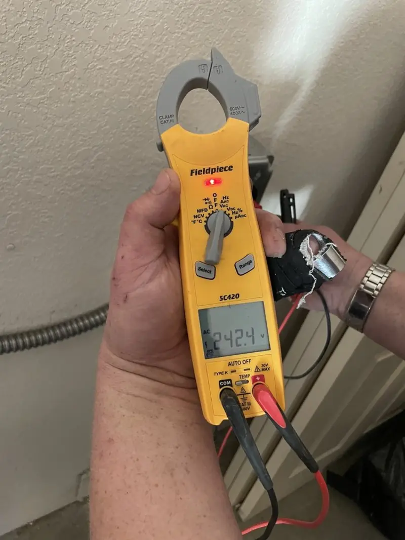Voltage testing with clamp meter during Aluminum Wiring Replacement in Jersey City